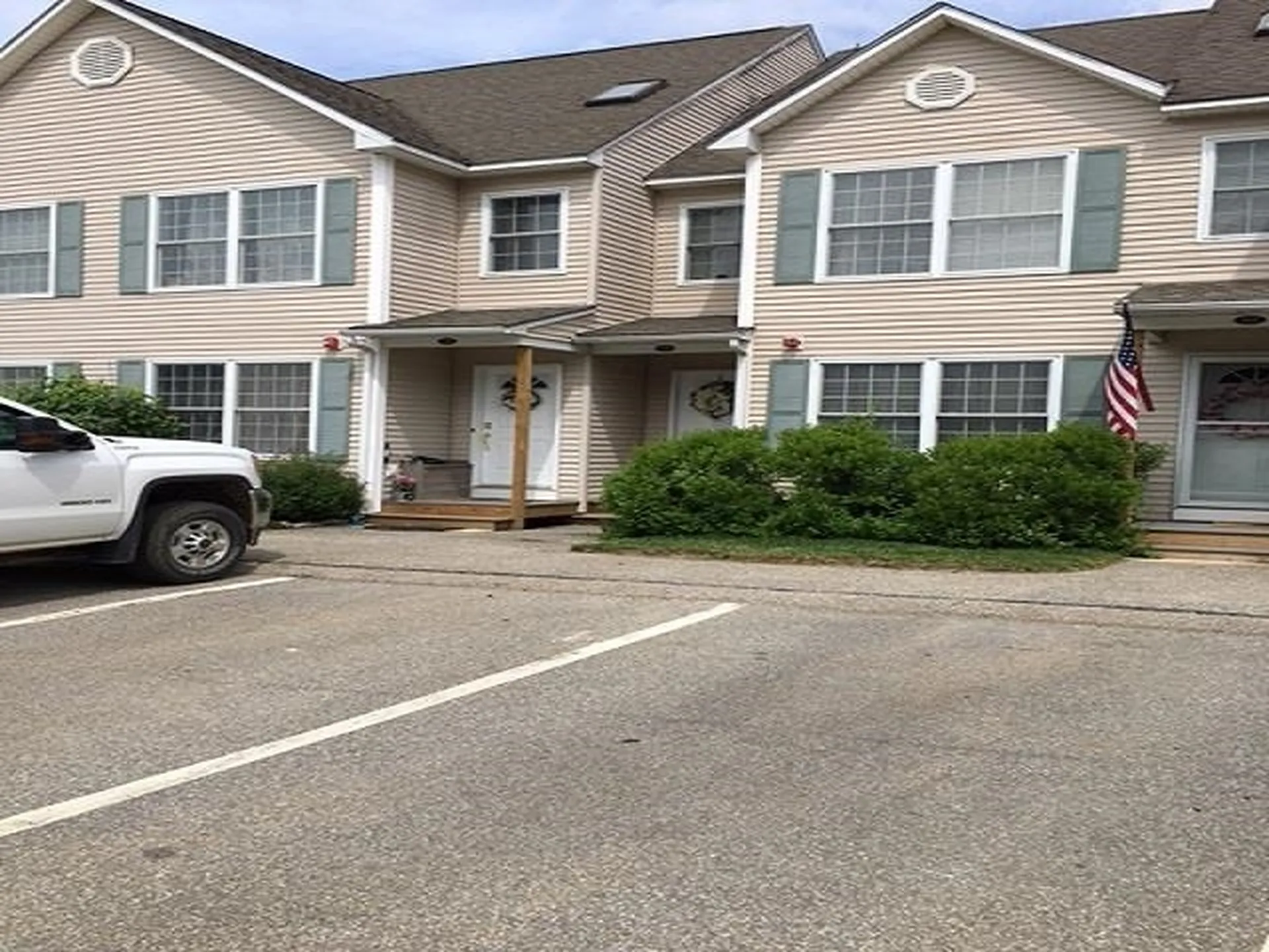 12b Chandler Court Hudson NH 03051