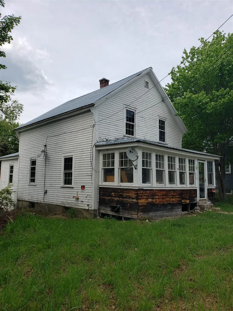 178 Maple Street Newport NH 03773