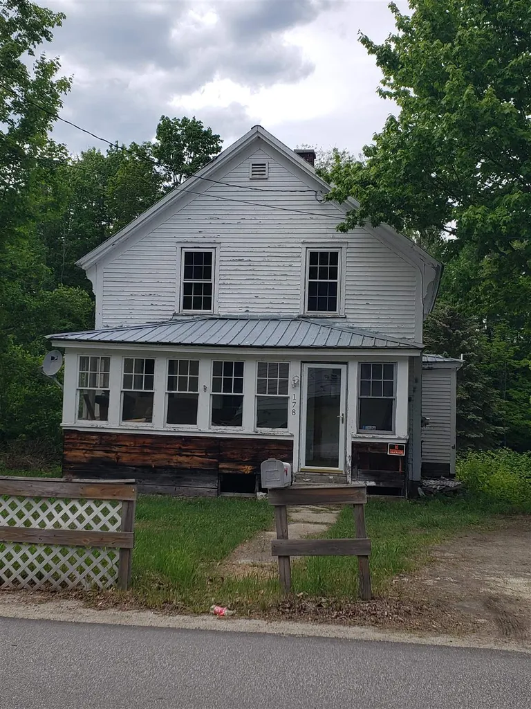 178 Maple Street Newport NH 03773