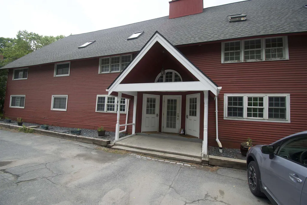 1856 Quechee Main Street Hartford VT 05059