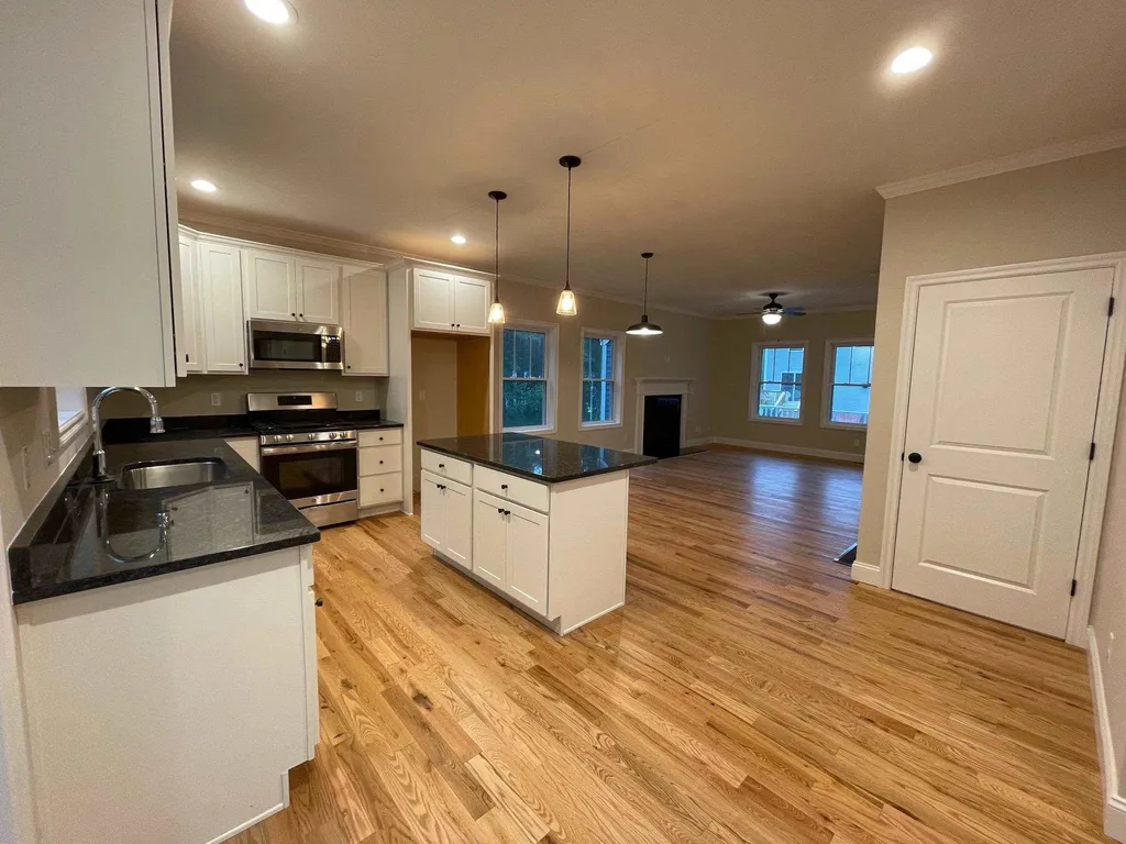 171 Lower Collins Street Seabrook NH 03874