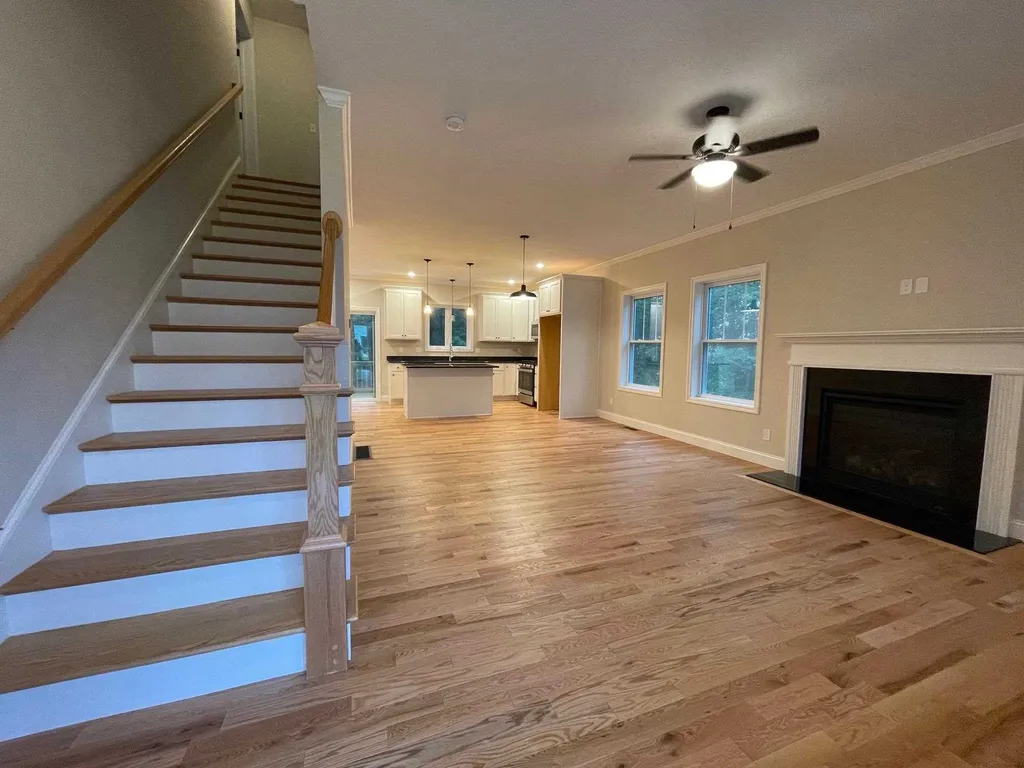 171 Lower Collins Street Seabrook NH 03874