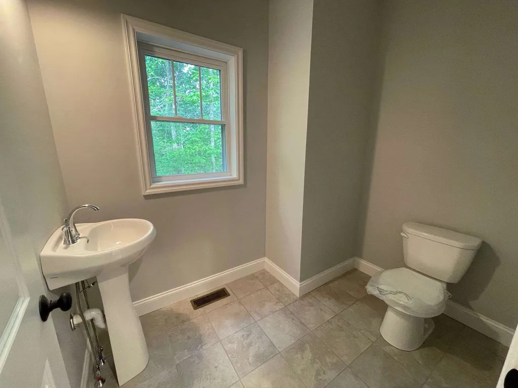 171 Lower Collins Street Seabrook NH 03874