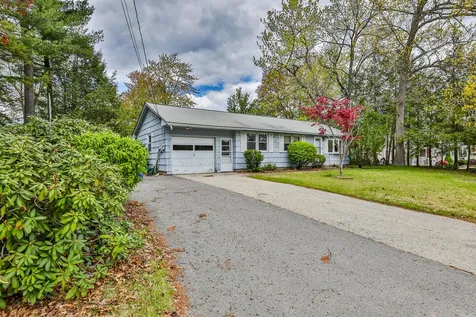 9 Hemlock Street Hudson NH 03051
