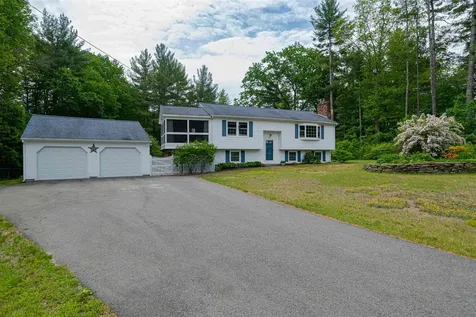 11 Masquah Drive Litchfield NH 03052