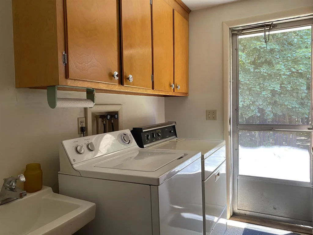 2 Whitcomb Lane Claremont NH 03743
