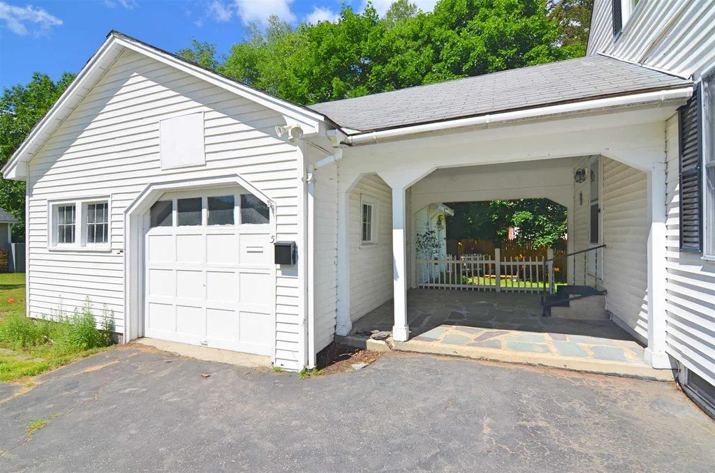 5 Barton Street Claremont NH 03743