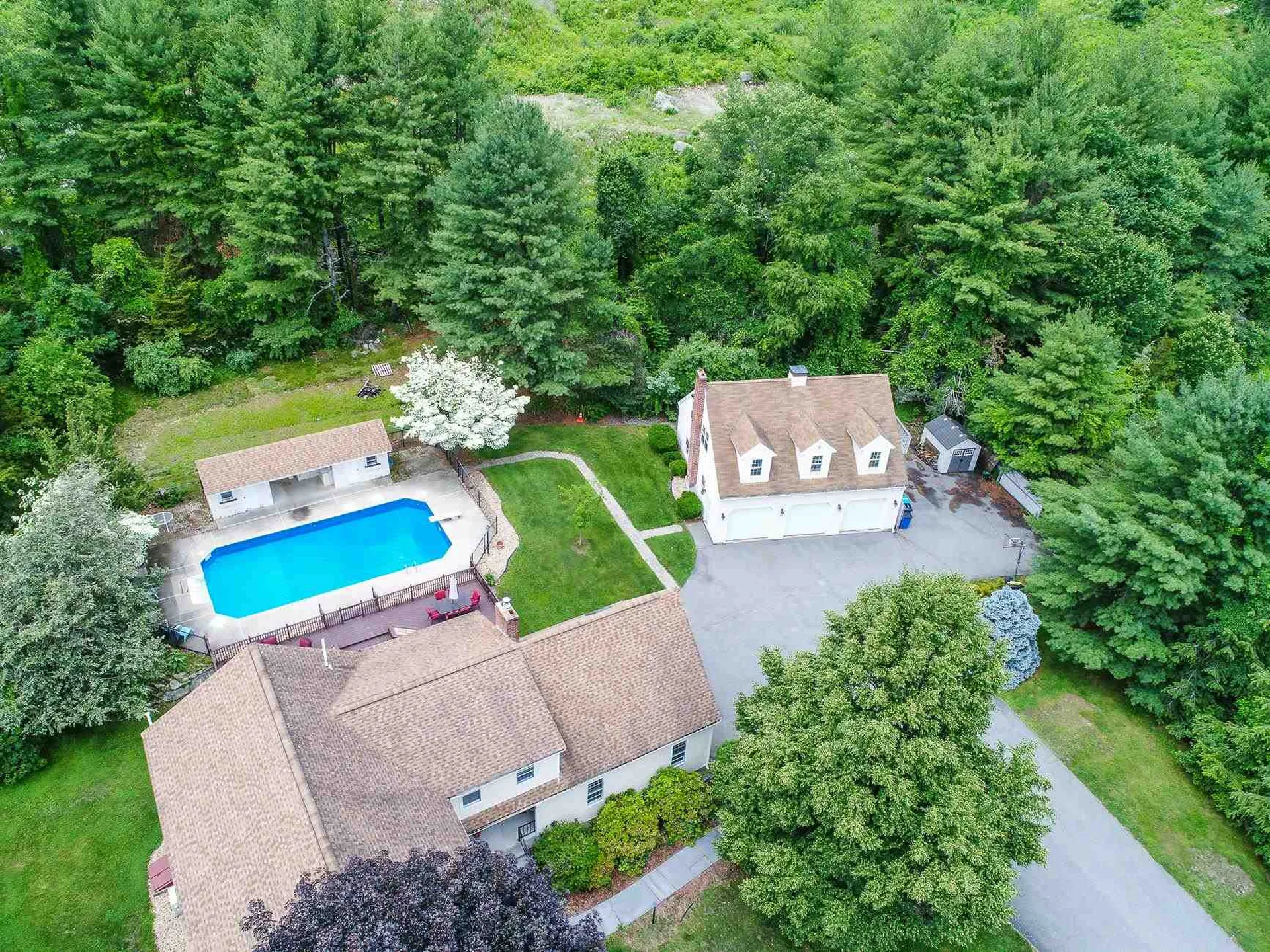 513 Mammoth Road Pelham NH 03076