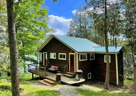 515 The Lane Peacham VT 05862