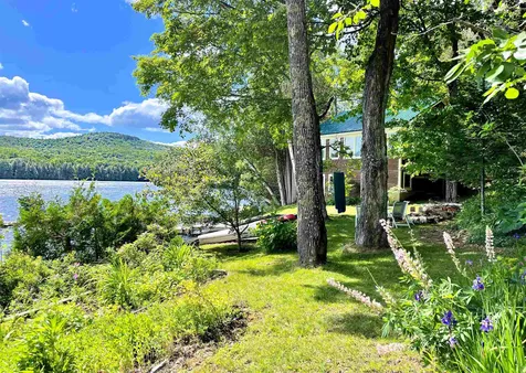 515 The Lane Peacham VT 05862
