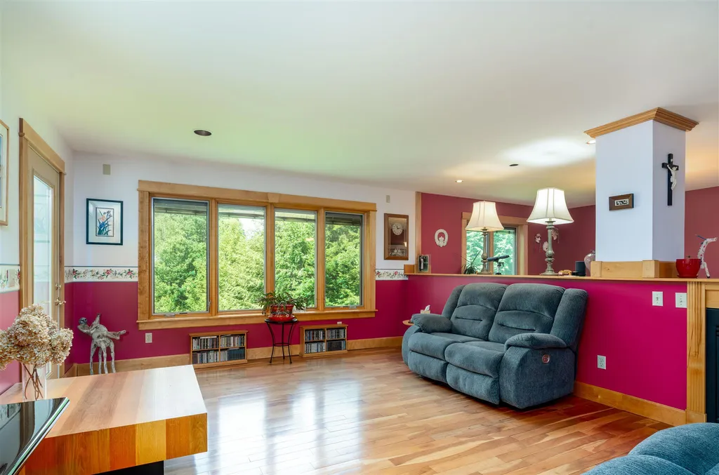 195 North Pinnacle Ridge Road Waterbury VT 05676