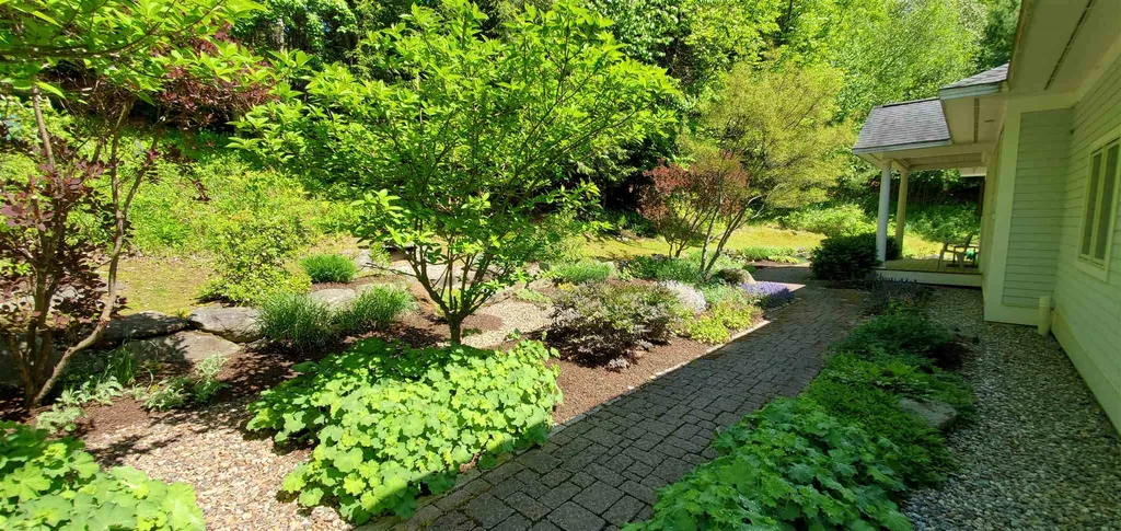 195 North Pinnacle Ridge Road Waterbury VT 05676