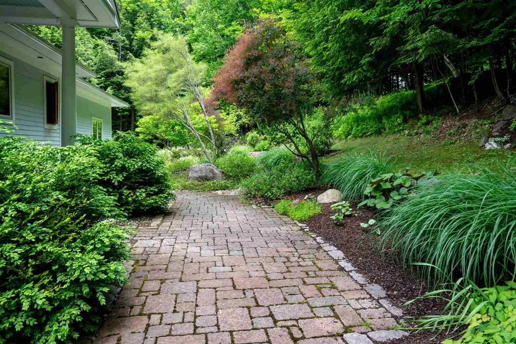 195 North Pinnacle Ridge Road Waterbury VT 05676