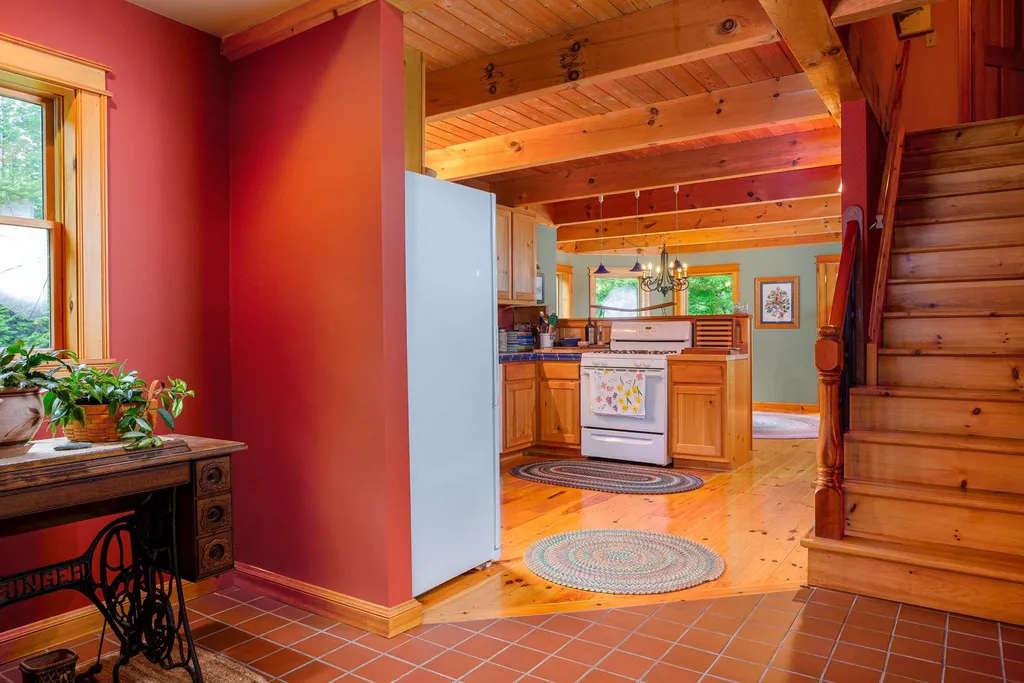 163 Weaver Road Huntington VT 05462