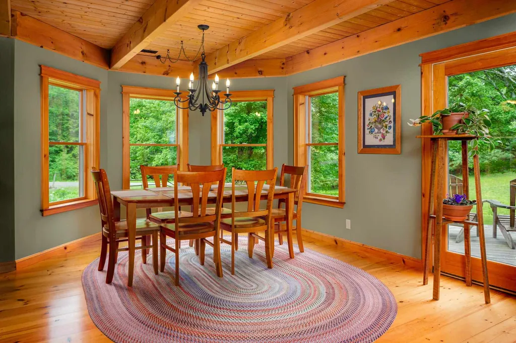 163 Weaver Road Huntington VT 05462