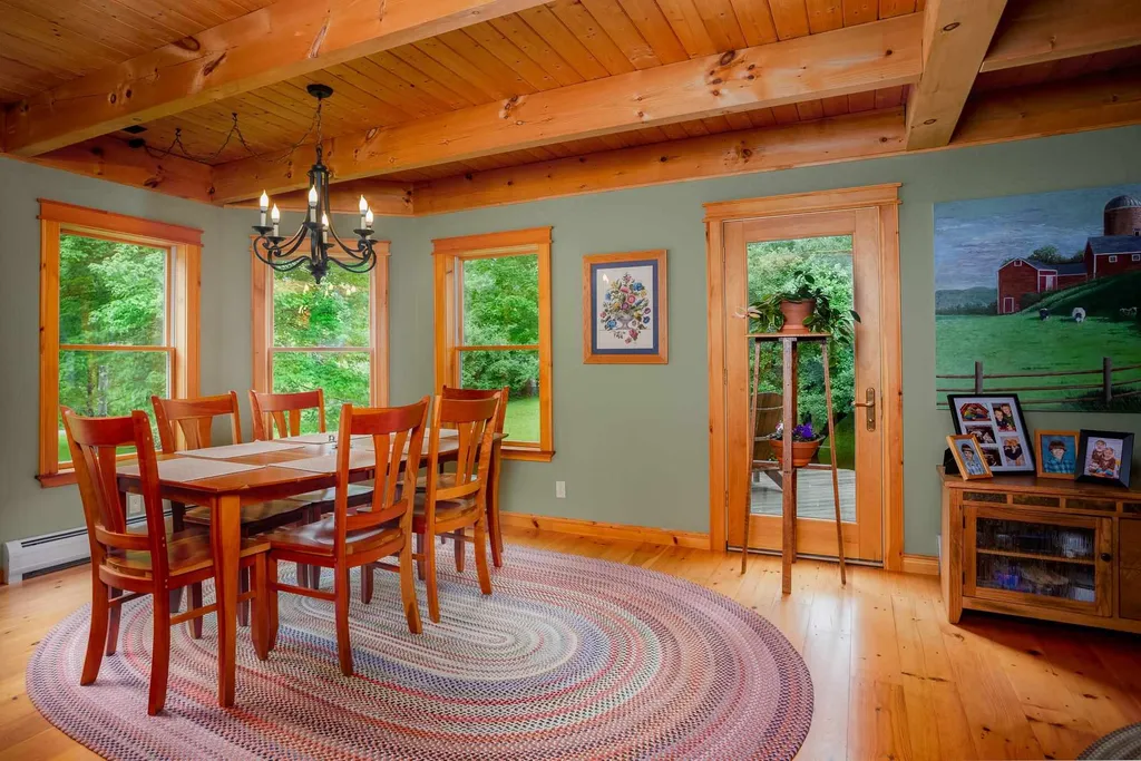 163 Weaver Road Huntington VT 05462