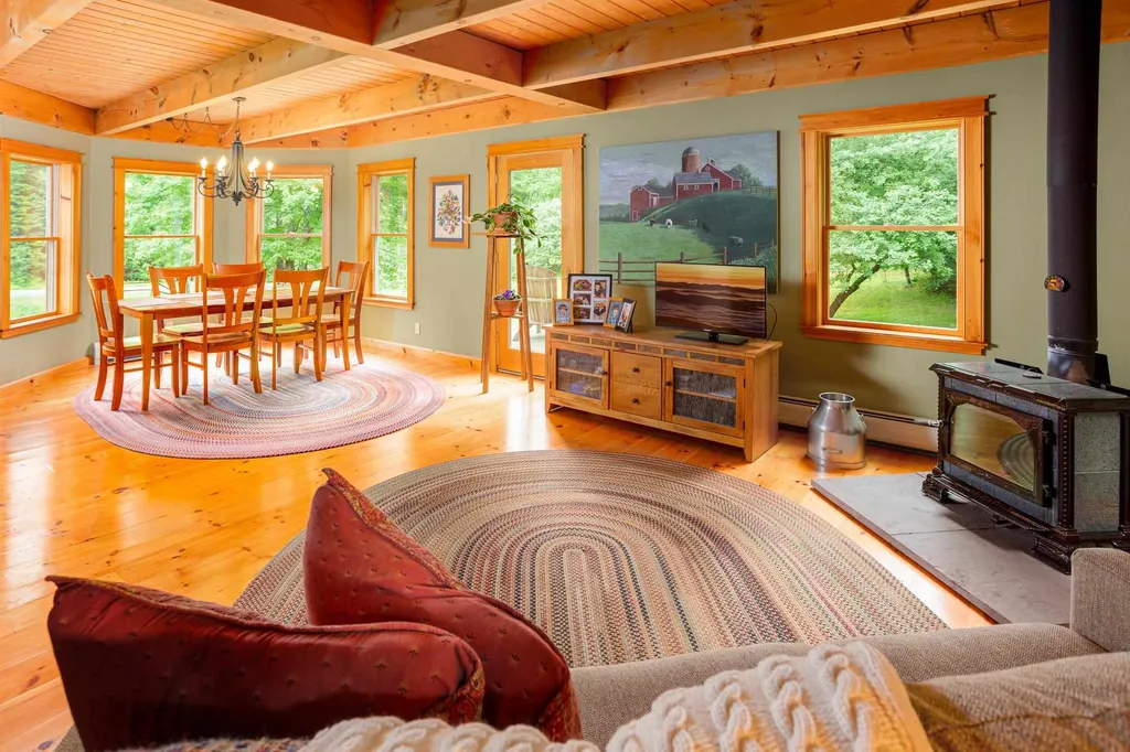 163 Weaver Road Huntington VT 05462