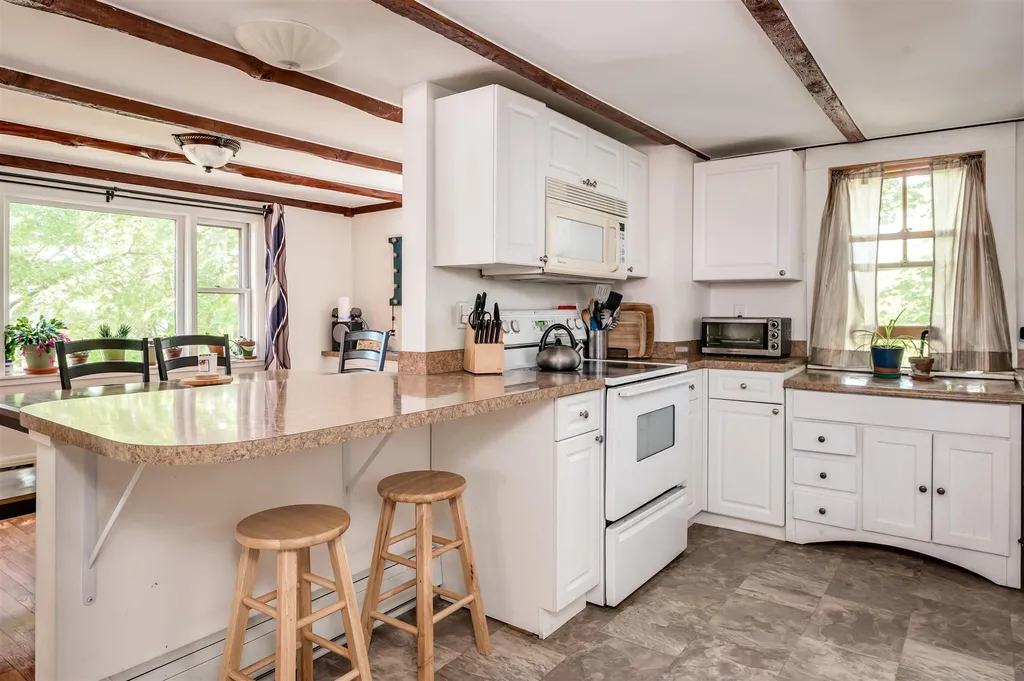 4 Wiggins Court Somersworth NH 03878