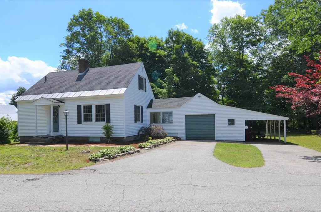 21 Lincoln Terrace Newport NH 03773