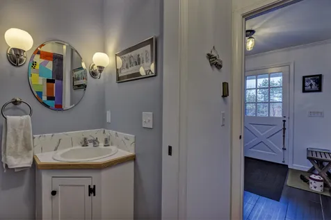 706 Seamans Road New London NH 03257