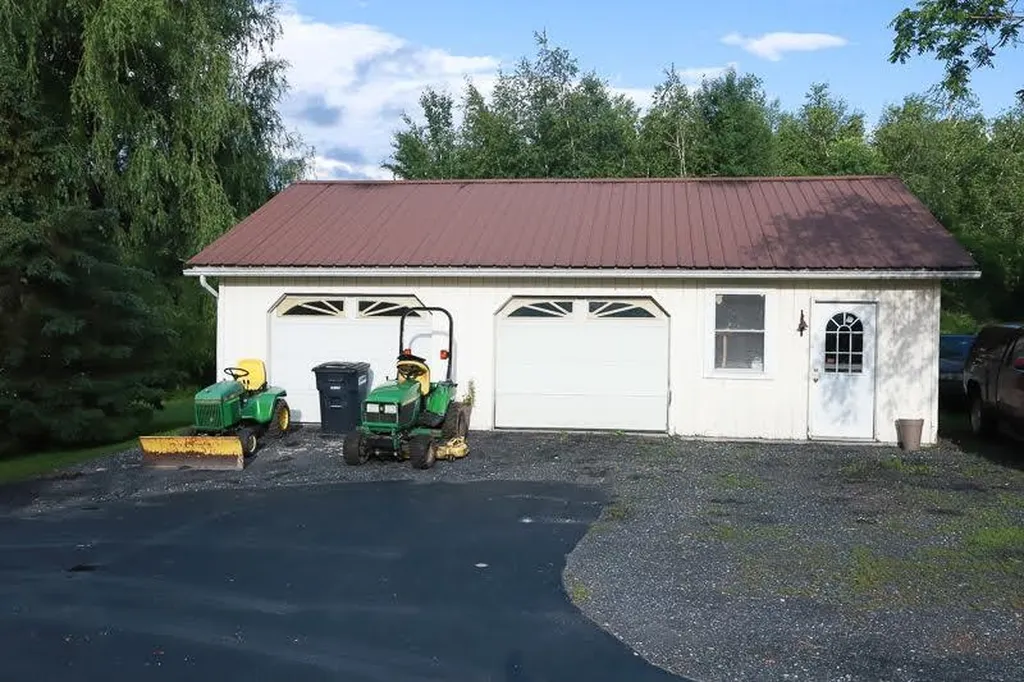 160 Legend Lane New Haven VT 05472