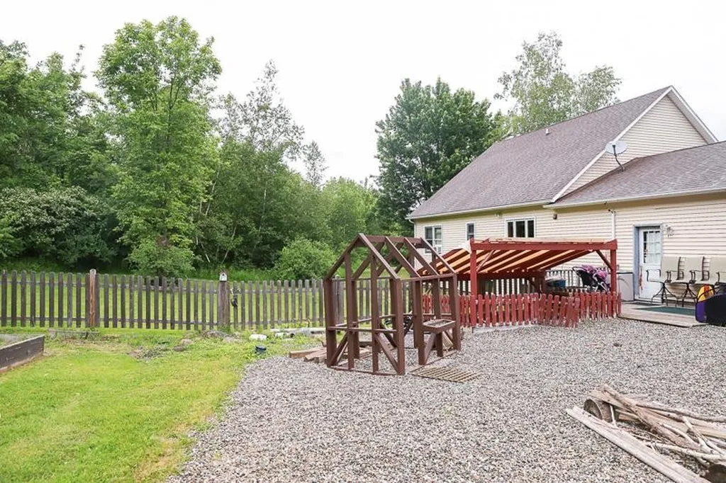 160 Legend Lane New Haven VT 05472