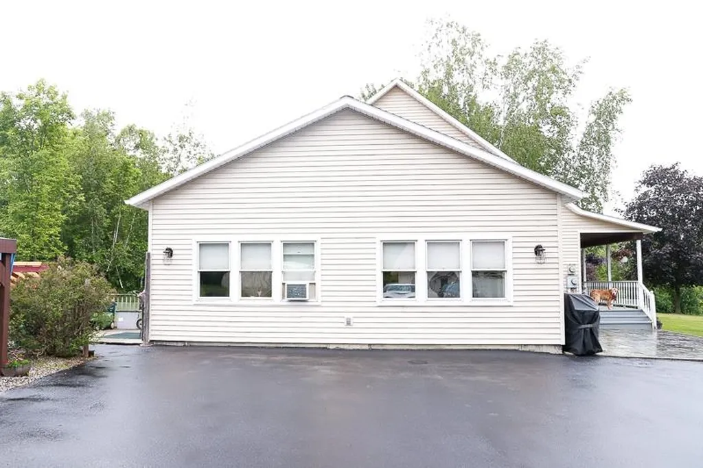 160 Legend Lane New Haven VT 05472