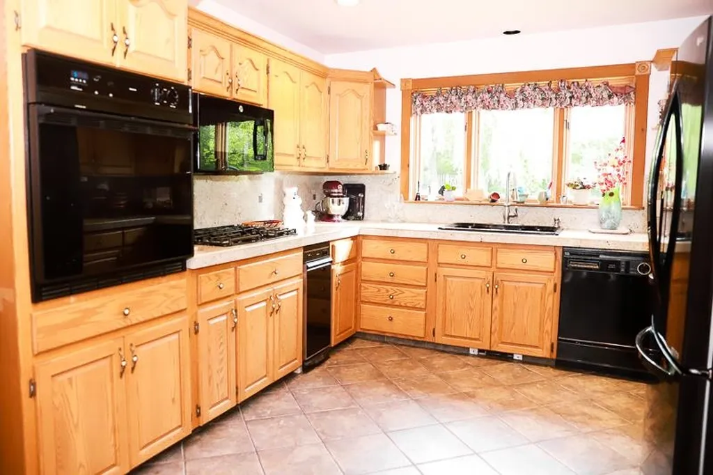 160 Legend Lane New Haven VT 05472