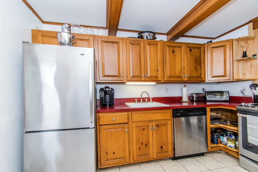 19 Cole Street Kittery ME 03904