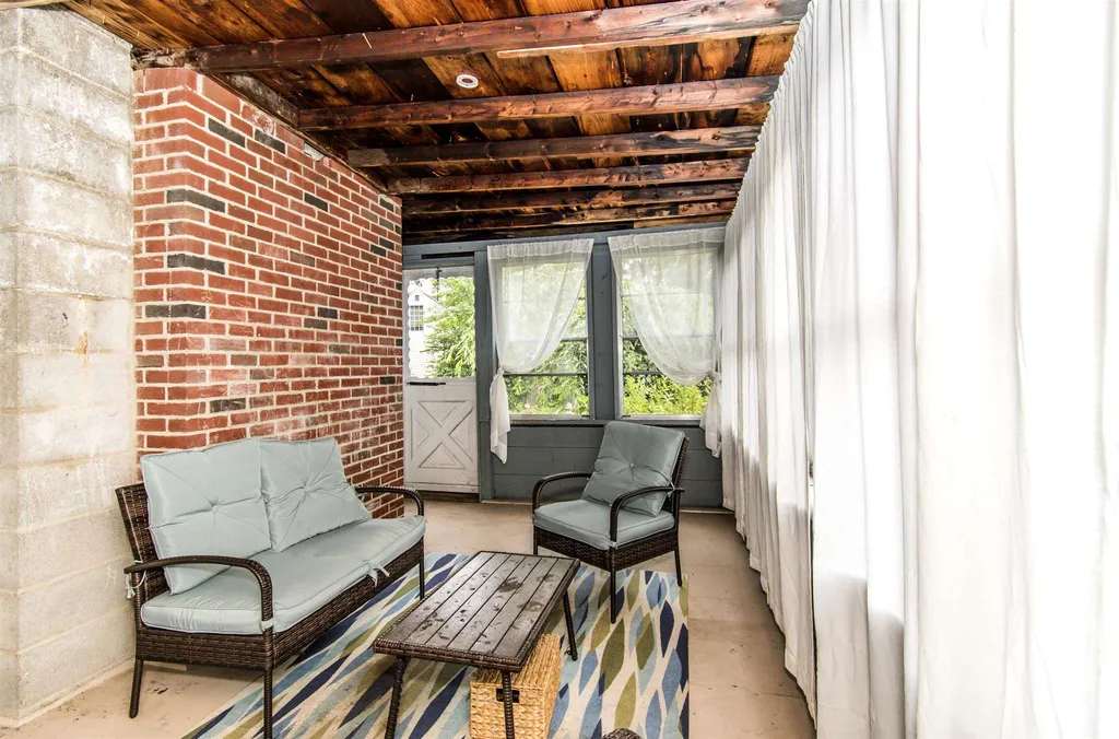 19 Cole Street Kittery ME 03904