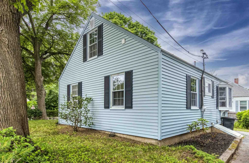 19 Cole Street Kittery ME 03904