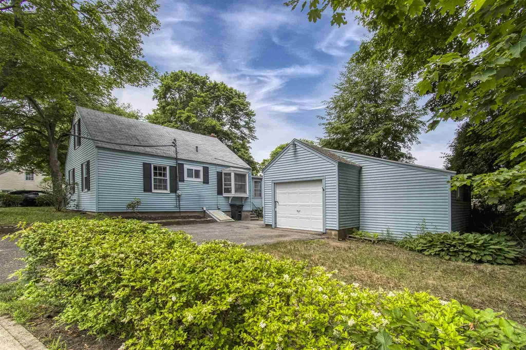 19 Cole Street Kittery ME 03904
