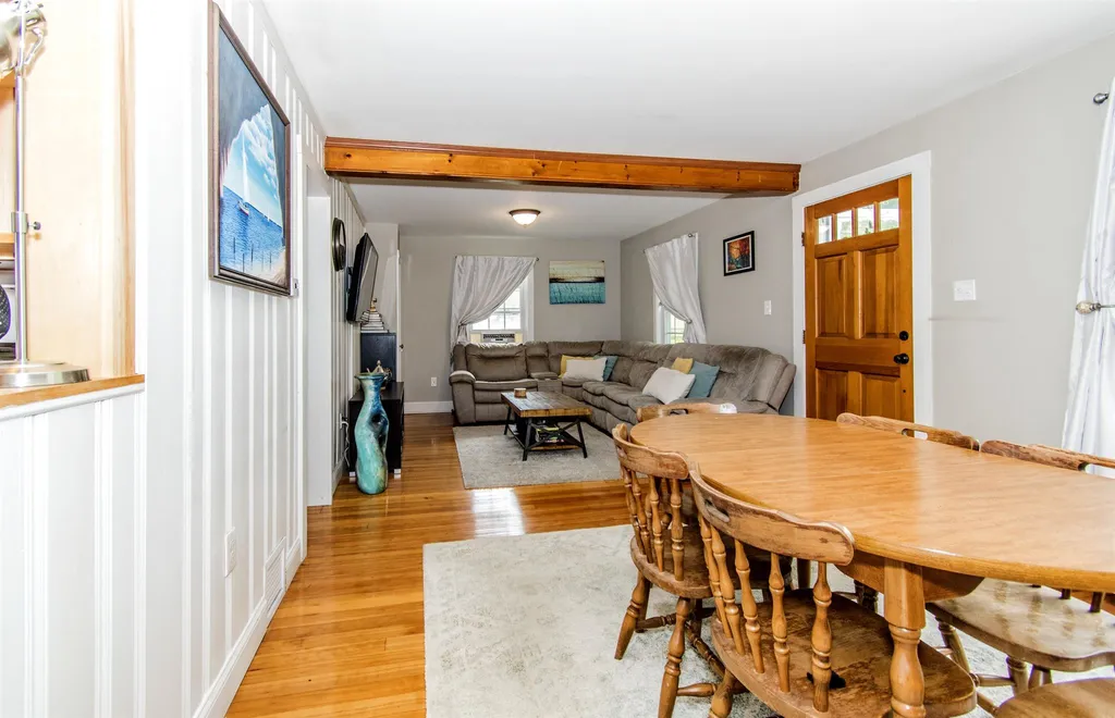 19 Cole Street Kittery ME 03904