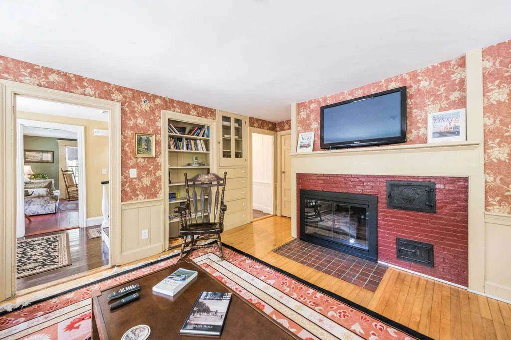 53 Parade Road Meredith NH 03253