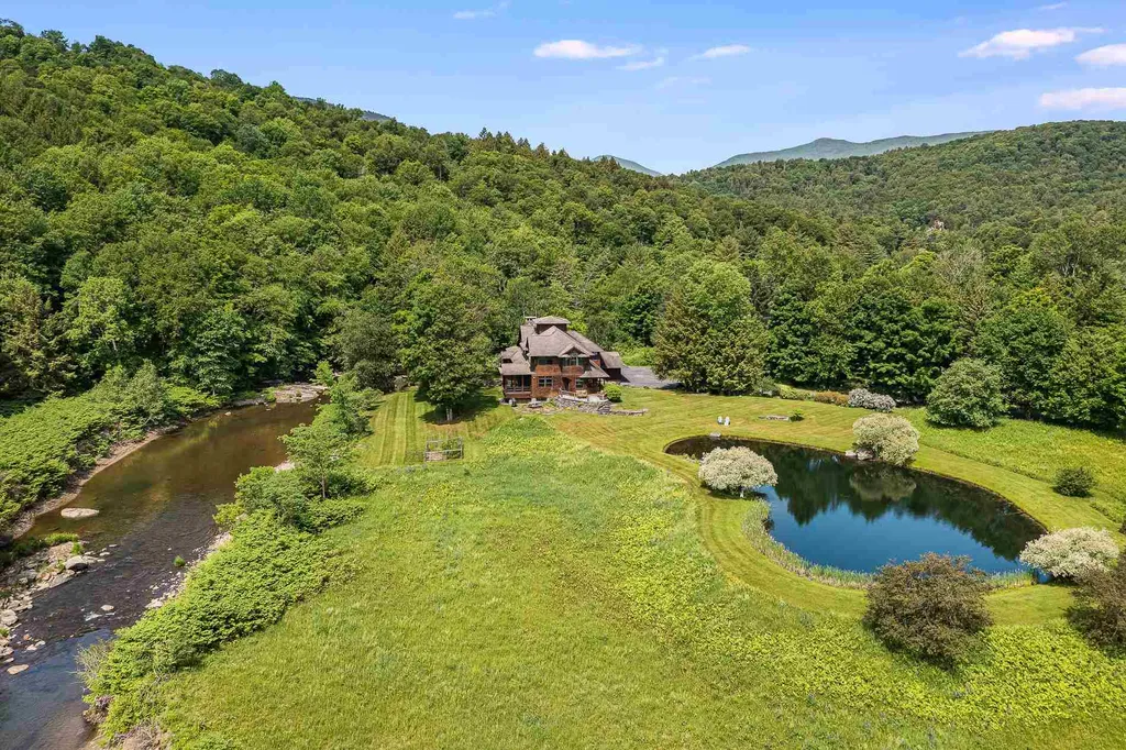 989 Moscow Road Stowe VT 05672