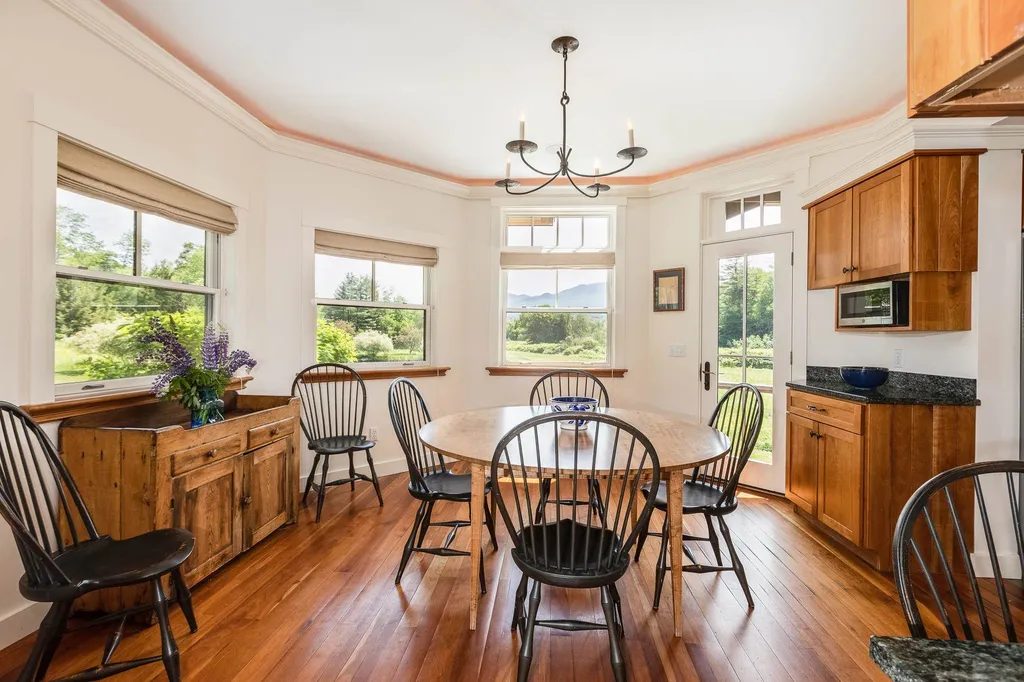 989 Moscow Road Stowe VT 05672