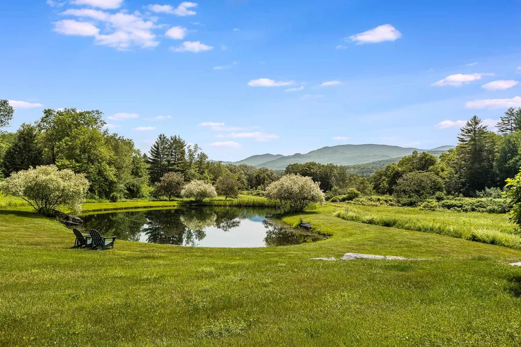 989 Moscow Road Stowe VT 05672