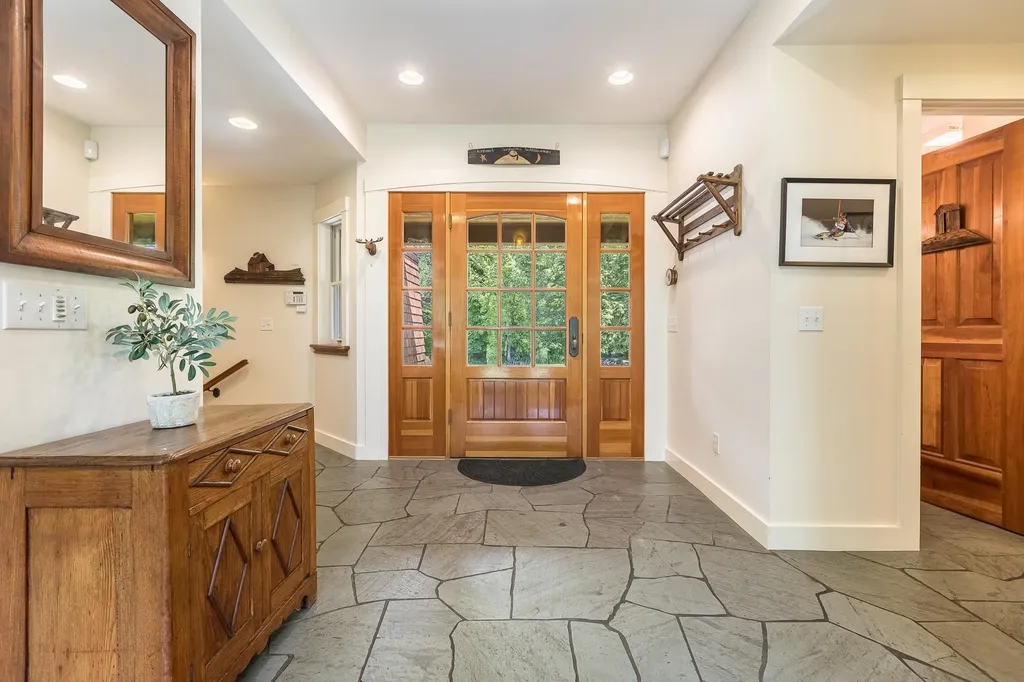 989 Moscow Road Stowe VT 05672
