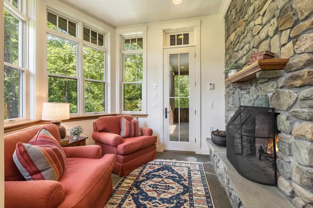 989 Moscow Road Stowe VT 05672
