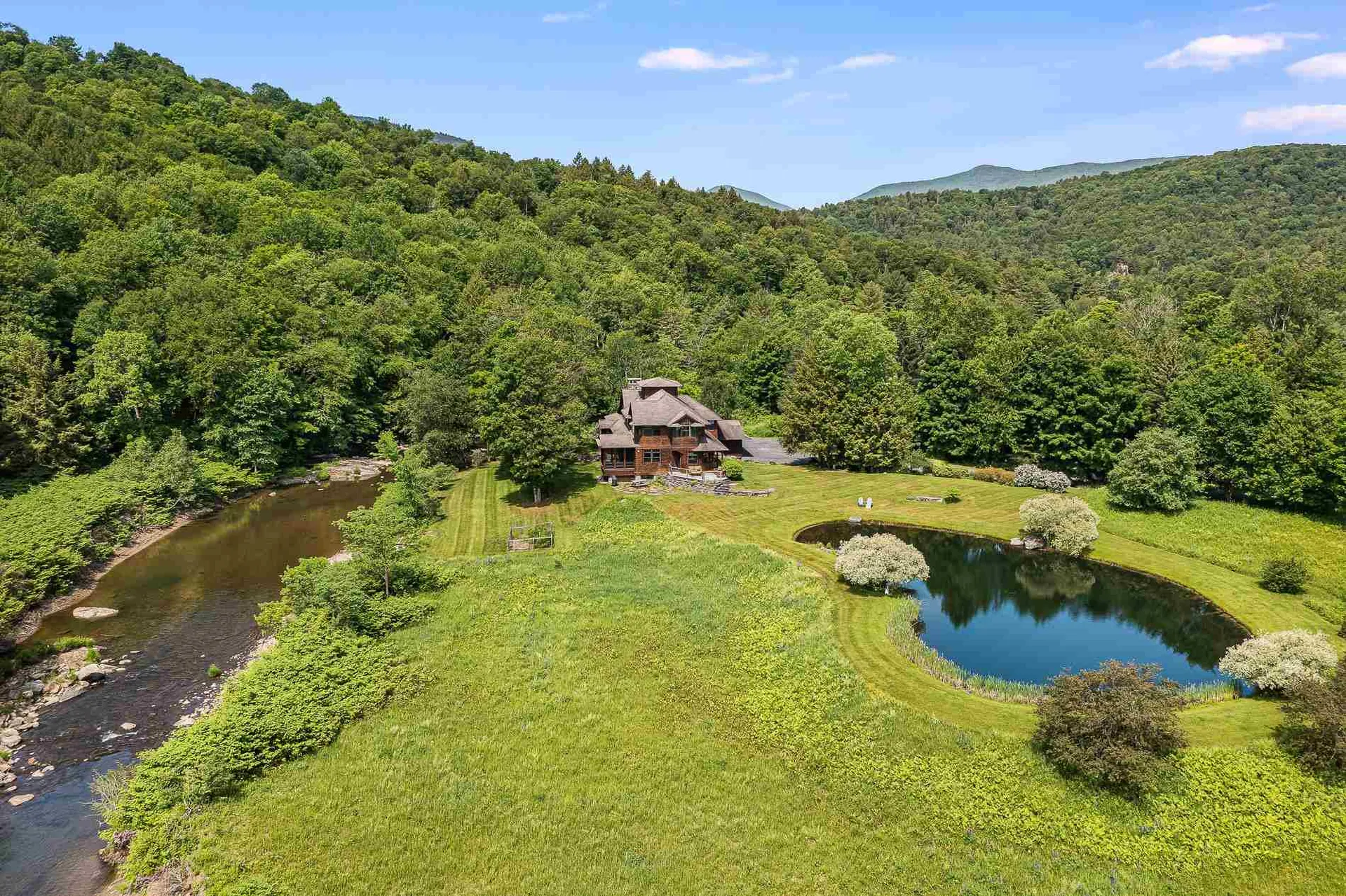989 Moscow Road Stowe VT 05672