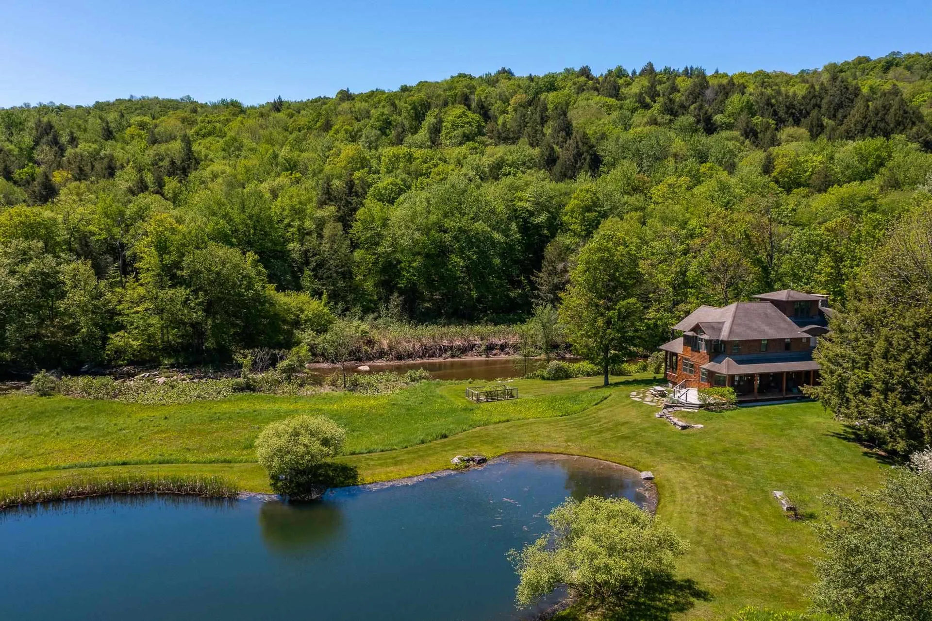 989 Moscow Road Stowe VT 05672