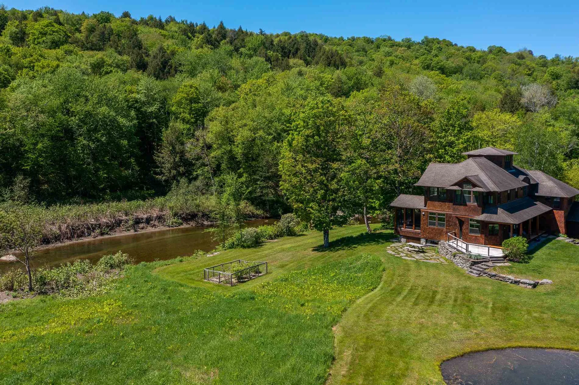 989 Moscow Road Stowe VT 05672