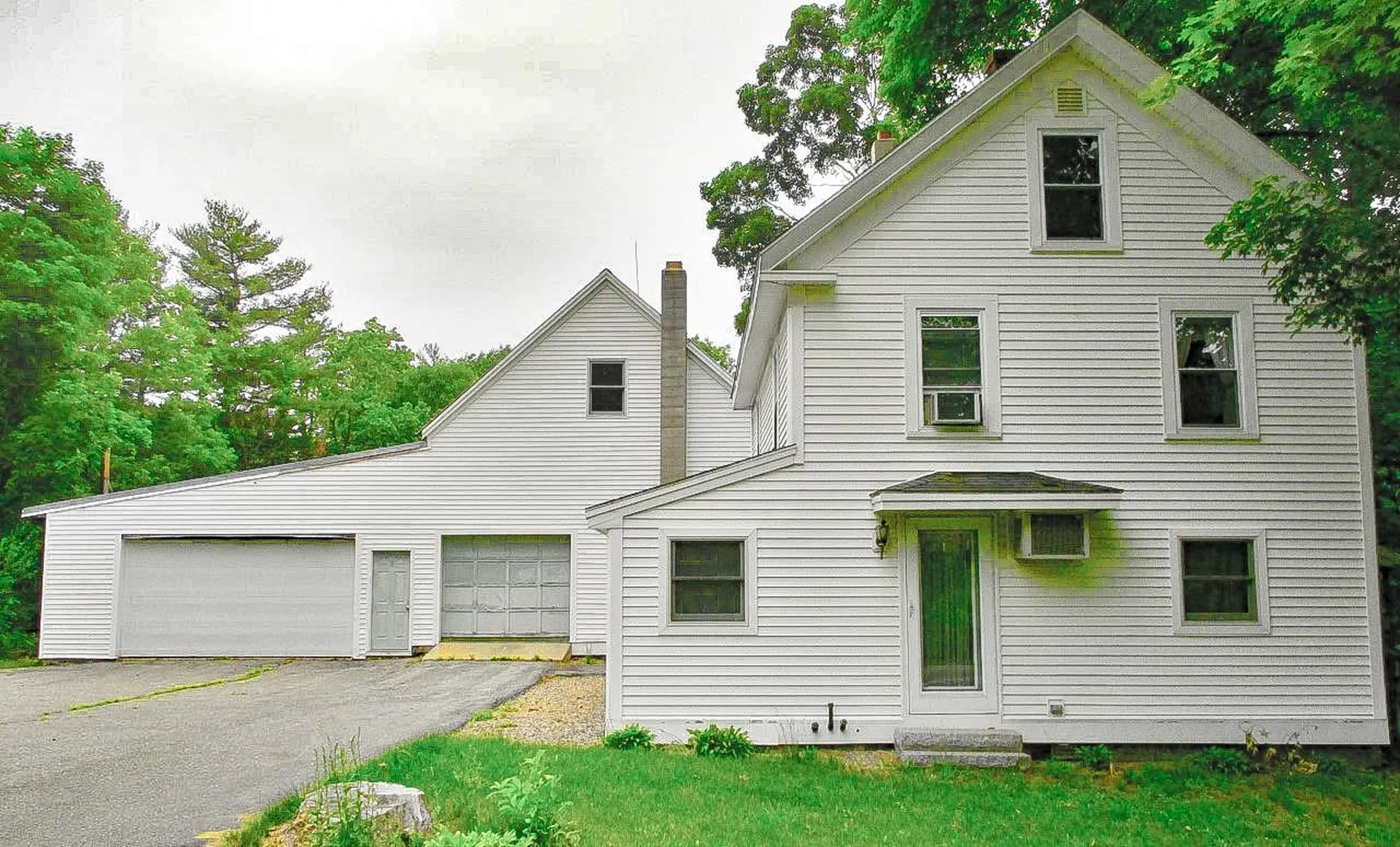 3 Weare Road Hampton Falls NH 03844-2201