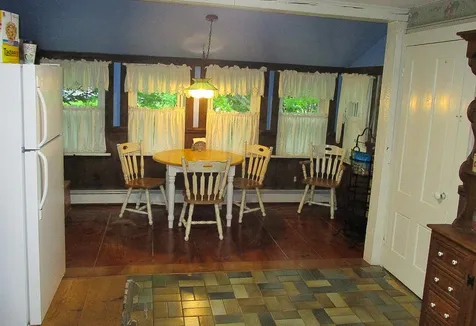 3 Weare Road Hampton Falls NH 03844-2201