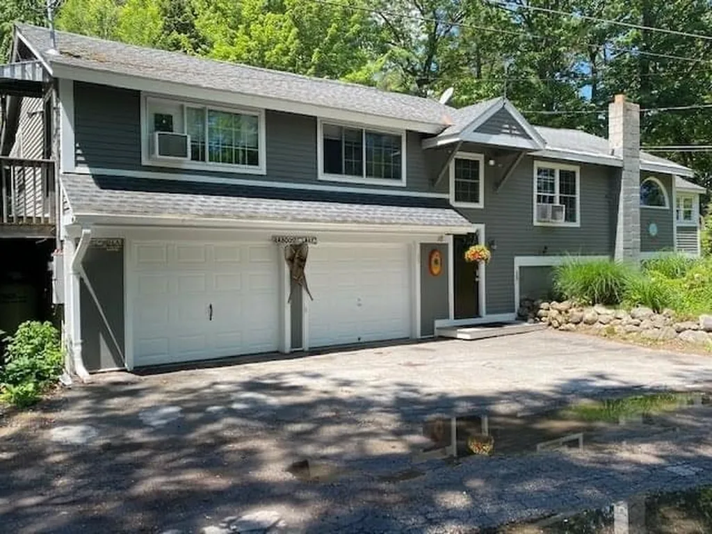 18 Hillside Avenue Amherst NH 03031