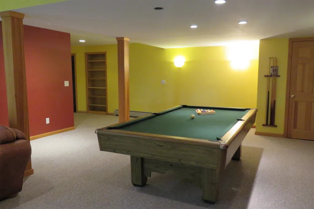 68 Chittenden Way Hartford VT 05059