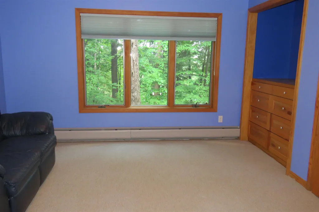 68 Chittenden Way Hartford VT 05059