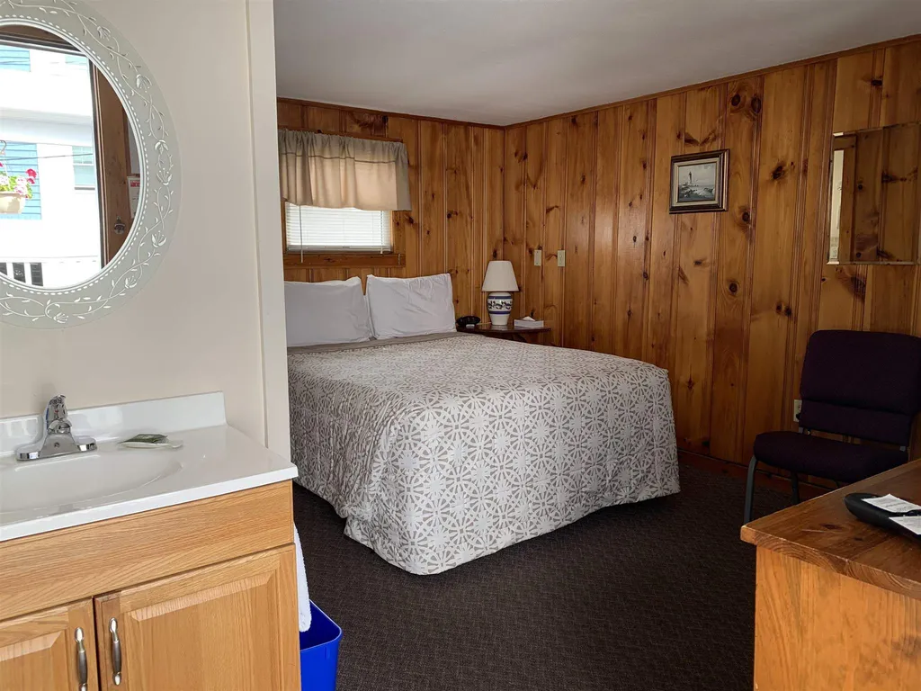 186 Ashworth Avenue Hampton NH 03842