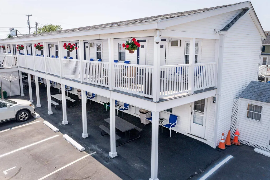 186 Ashworth Avenue Hampton NH 03842