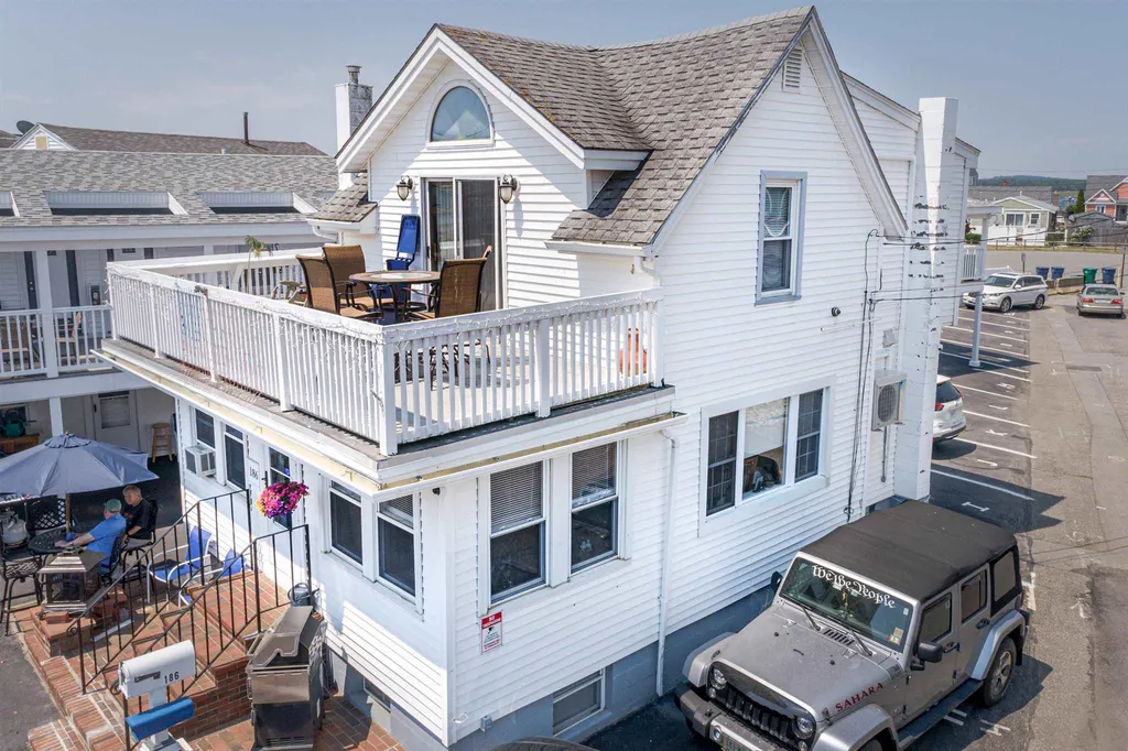 186 Ashworth Avenue Hampton NH 03842
